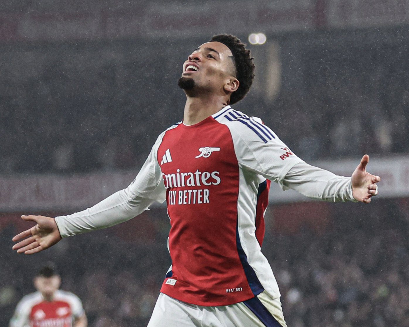 Nwaneri Bawa Arsenal ke 16 Besar Liga Champions dengan Gol Spektakuler